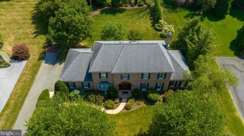 1991 Pickering Trl, Lancaster PA 17601-4972 exterior