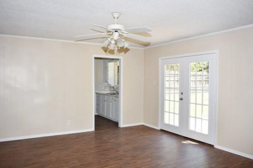 6616 Mona Lisa Ave, Fort Worth TX  76148-2831 exterior