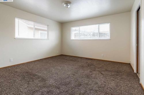 1994 Evergreen Ave, San Leandro CA 94577-6202 exterior