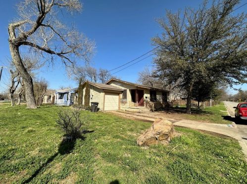 3701 Hawlet St, Fort Worth, TX 76103-3549