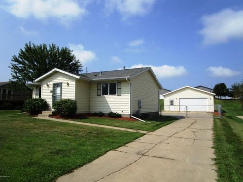 330 8th St, Plainview, MN 55964-1056