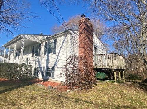 55 Cora St, Warwick, RI 02818-2501