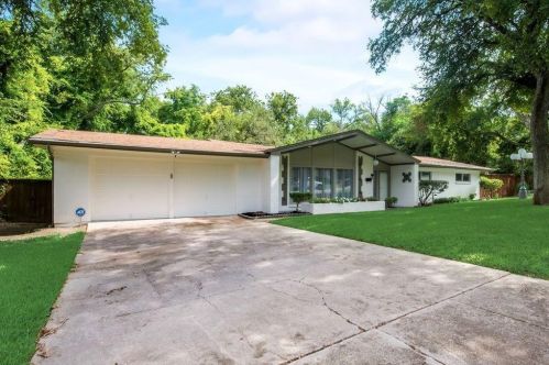 2225 Briardale Rd, Fort Worth, TX 76119-3109