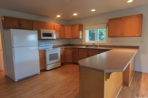 3086 Kaohinani Dr, Honolulu HI  96817-1040 exterior