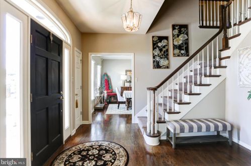 949 Sunny Hill Ln, Harrisburg, PA 17111-4664