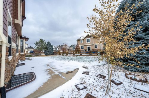 280 Elk Ct, Aurora CO 80016-4104 exterior