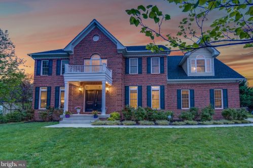 3509 Lake St, Falls Church, VA 22041-1942