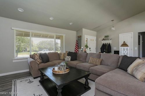 1368 Revere St, Santa Maria CA  93455-4467 exterior