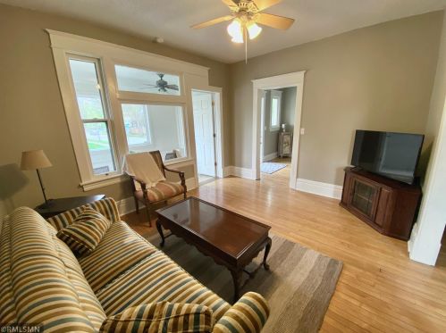 38 Douglas St, Saint Paul MN  55102-2714 exterior