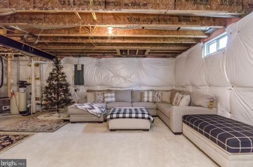 169 Colonial Dr, Charles Town WV 25414-4920 exterior