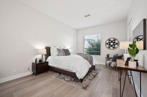 60 Gainsboro, Irvine CA  92620-2187 exterior