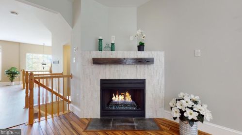 8459 Carmela Cir, Springfield VA  22153-4017 exterior