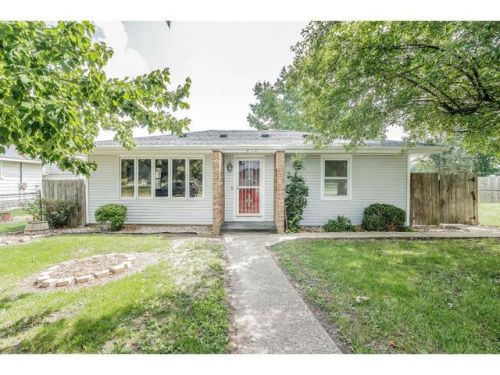 916 16th St, Mattoon, IL 61938-2909
