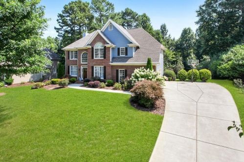 1008 Creek Side Dr, Holly Springs, GA 30115-8540