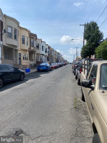 4440 4th St, Philadelphia, PA 19140-2417