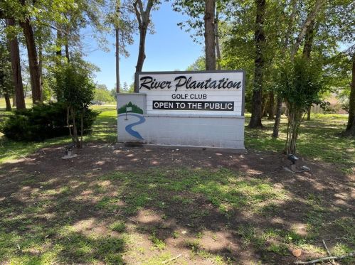 612 Arkansas Park, Conroe TX  77302-1037 exterior