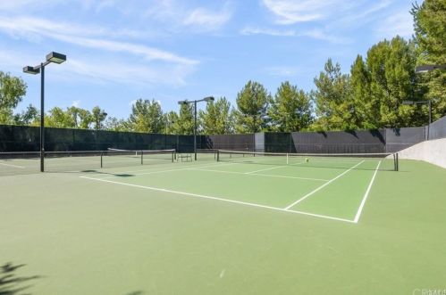 17 Prickly Pear, Irvine CA  92618-8856 exterior