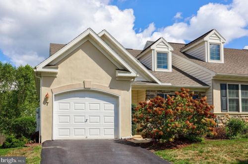 7 Pitt Ct, Lancaster, PA 17602-4674
