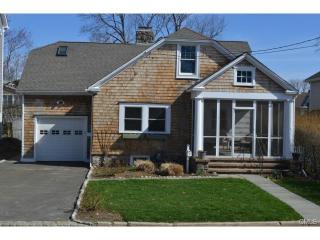 5 Oliver St, Norwalk, CT 06854-4809