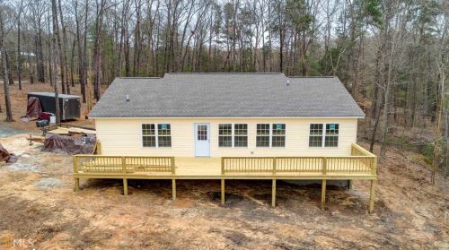 101 Collins Rd, Lavonia, GA 30553-3909