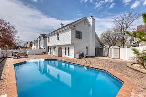 19 Glen Oaks Ct, Old Bridge, NJ 08857-3503