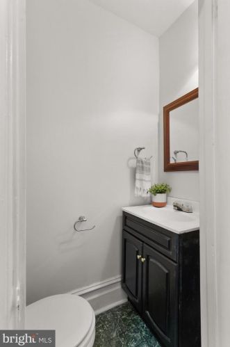 231 Mulberry St, Lancaster PA  17603-3741 exterior