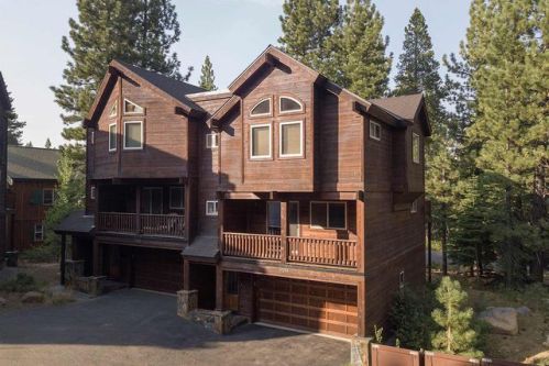 17244 Northwoods Blvd, Truckee, CA 96161-6577