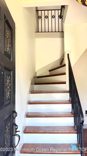 1421 Edgewood Ave, Tinton Falls NJ  07712-4807 exterior