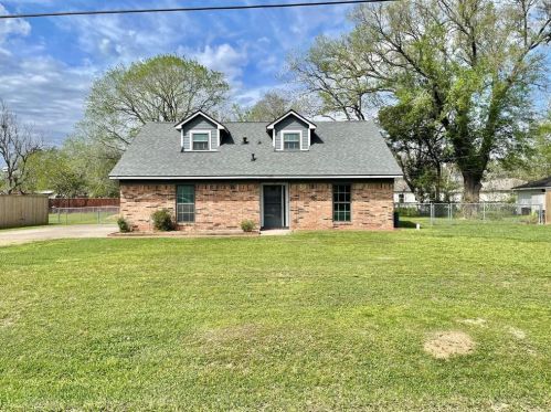 509 Dwyer St, Angleton TX  77515-5286 exterior