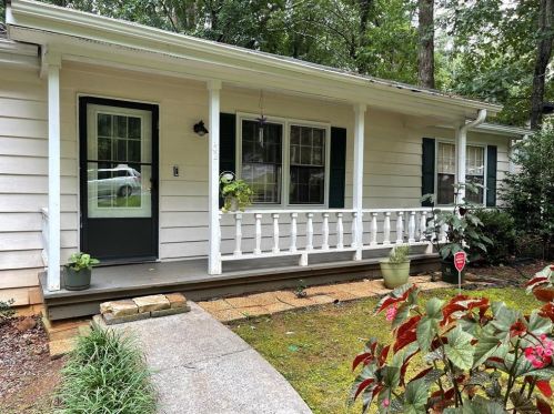 132 Hartwood Dr, Holly Springs, GA 30189-3414