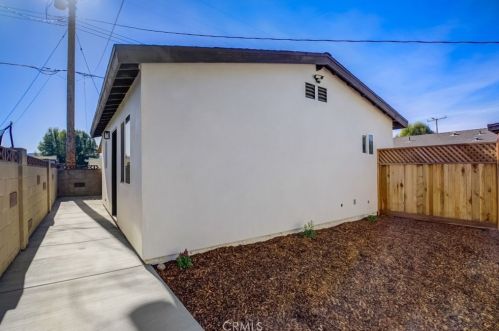 1518 Cochran St, Simi Valley CA 93065-2047 exterior