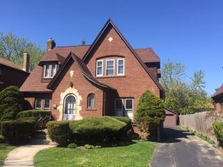 413 Mack St, Joliet, IL 60435-5919