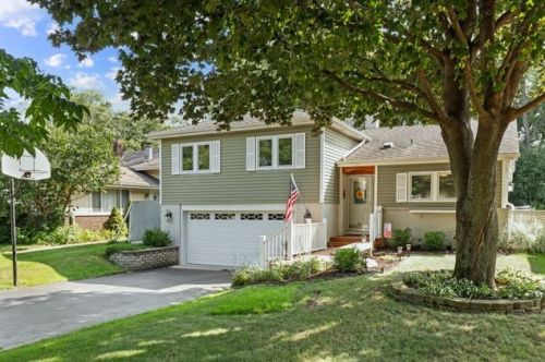 165 Milton Ave, Glendale Heights, IL 60137-5436