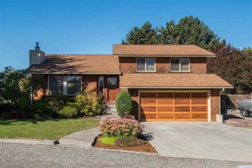 1004 Road 55, Pasco, WA 99301-2135