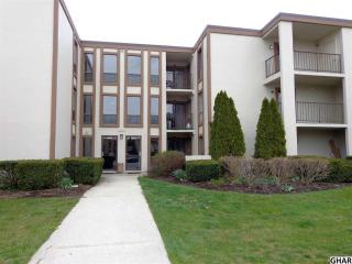 1422 Bradley Dr, Carlisle PA  17013-1266 exterior