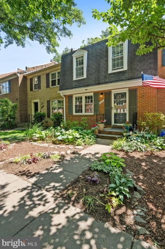 5269 Bradgen Ct, Springfield VA  22151-3505 exterior