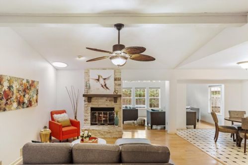 4000 Beaconsdale Dr, Austin TX  78727-2955 exterior