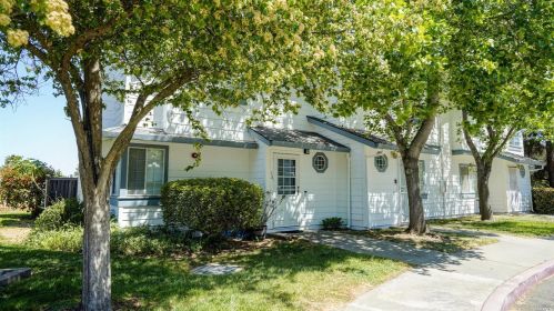 1810 Tabor Ave, Fairfield CA  94533-2858 exterior