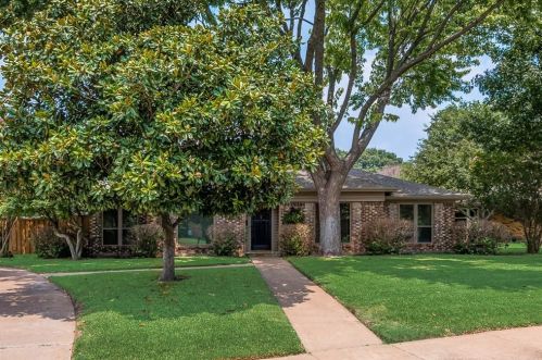 7205 Foxworth Dr, Dallas, TX 75248-3033