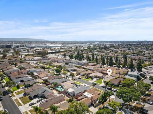 11609 Atkinson Ave, Hawthorne CA  90250-1827 exterior