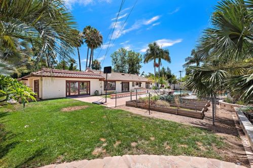 11411 Arroyo Ave, Santa Ana CA  92705-2469 exterior