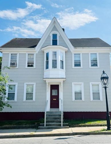 37 Child St, Warren, RI 02885-3220