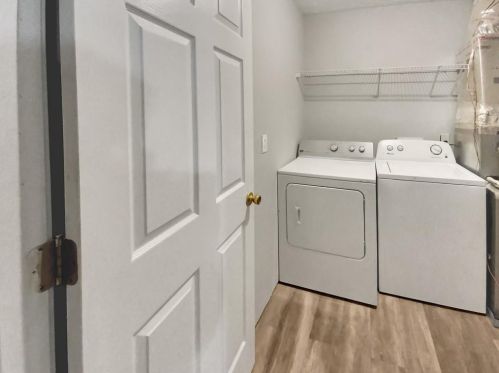 6762 Hiddenlake Dr, Rex GA 30273-2109 exterior