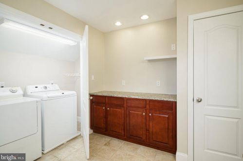 834 Edge Park Dr, Tavistock NJ 08033-1022 exterior