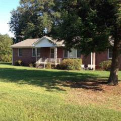 202 Batson Dr, Greenville, SC 29617-1708