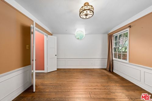 1347 San Luis Rey Dr, Glendale CA  91208-1961 exterior