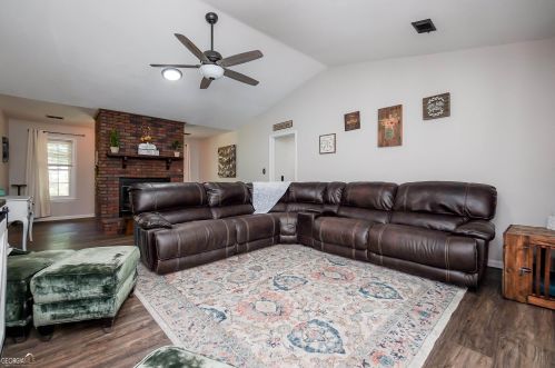 102 Chimney Pl, Warner Robins GA  31088-6523 exterior