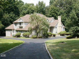 78 Catbrier Rd, Weston, CT 06883-1423