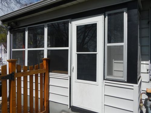 752 5th St, Saint Paul MN  55106-5117 exterior