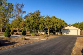 9384 Fowler Ave, Clovis, CA 93619-9527